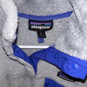 Patagonia Women's Re-Tool Snap-T Pullover in a gray color with blue accents